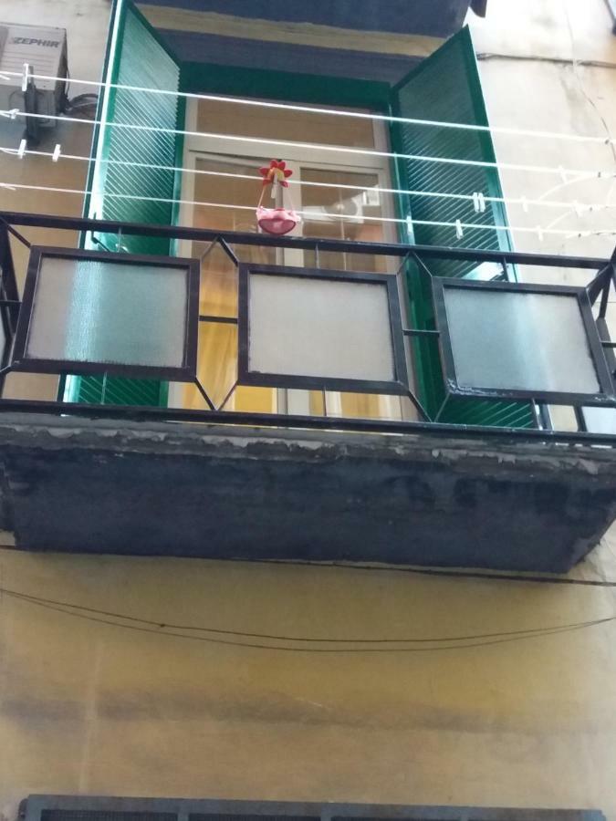 Casa Lillina A Toledo , Near Piazza Del Plebiscito Apartment เนเปิลส์ ภายนอก รูปภาพ