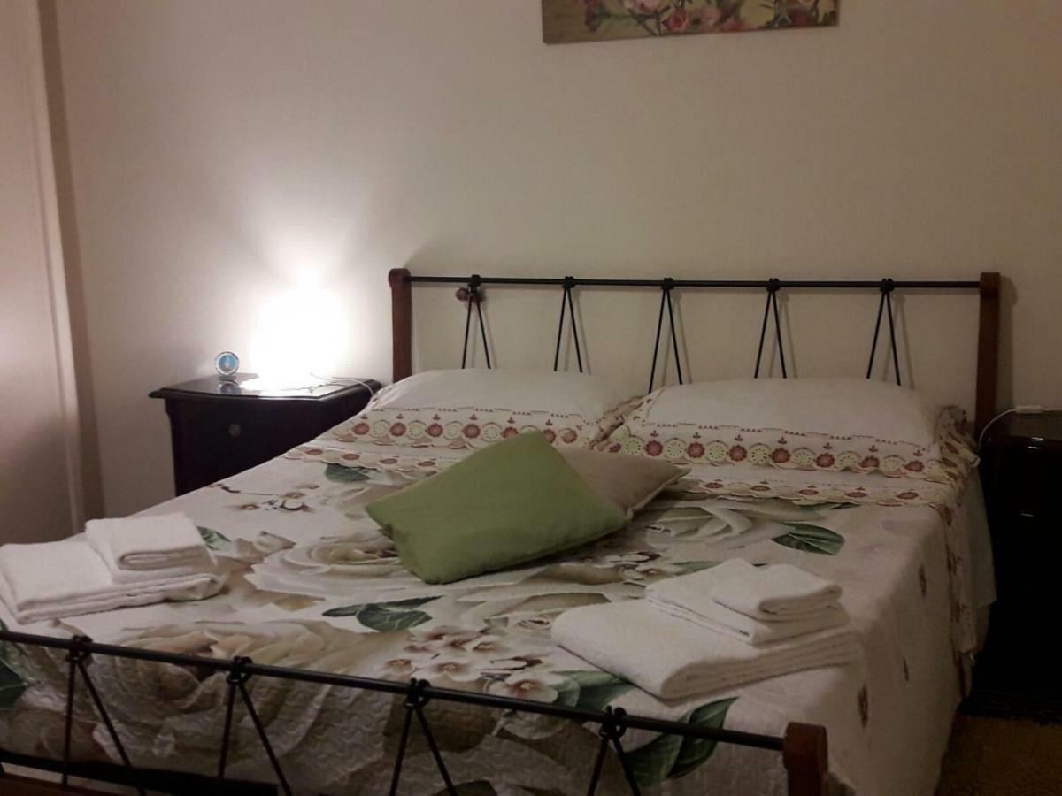 Casa Lillina A Toledo , Near Piazza Del Plebiscito Apartment เนเปิลส์ ภายนอก รูปภาพ
