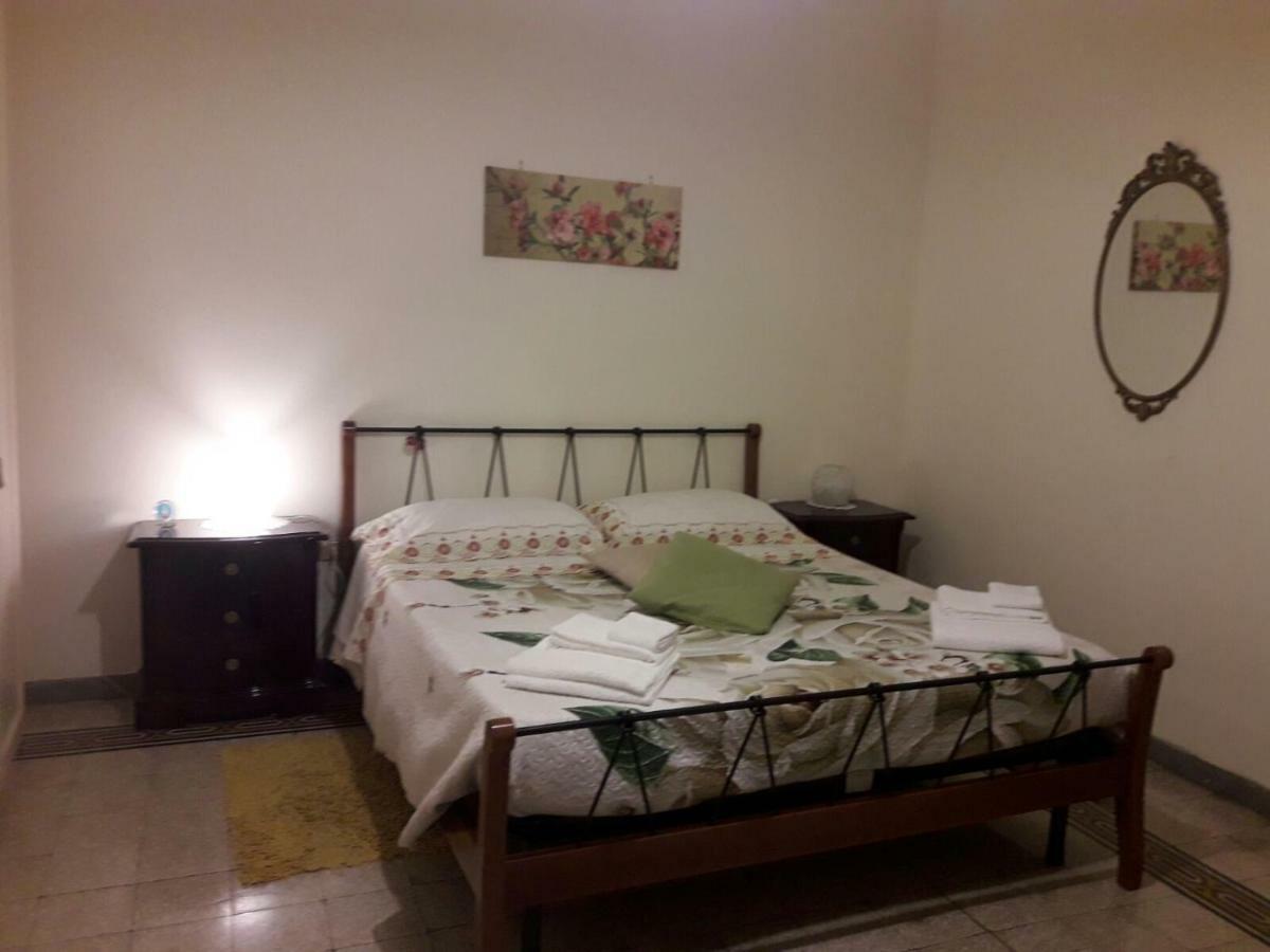 Casa Lillina A Toledo , Near Piazza Del Plebiscito Apartment เนเปิลส์ ภายนอก รูปภาพ