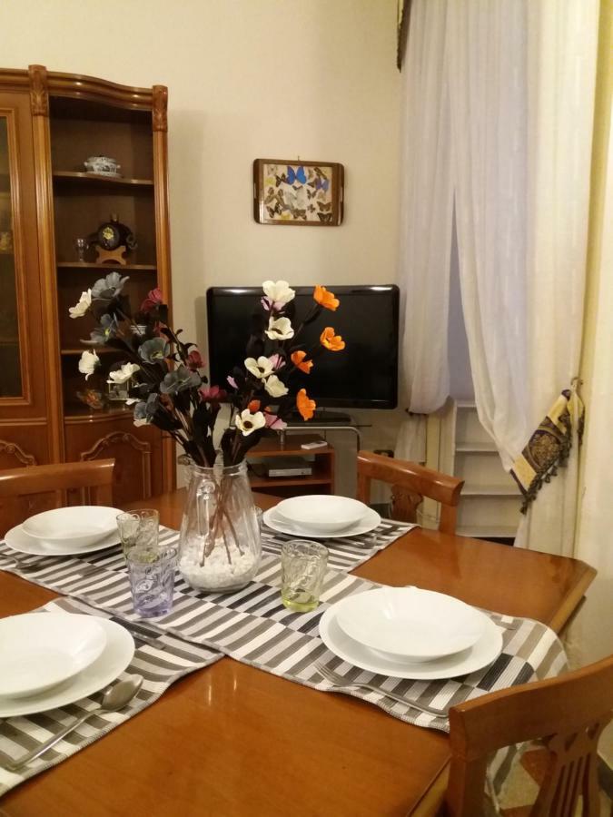 Casa Lillina A Toledo , Near Piazza Del Plebiscito Apartment เนเปิลส์ ภายนอก รูปภาพ
