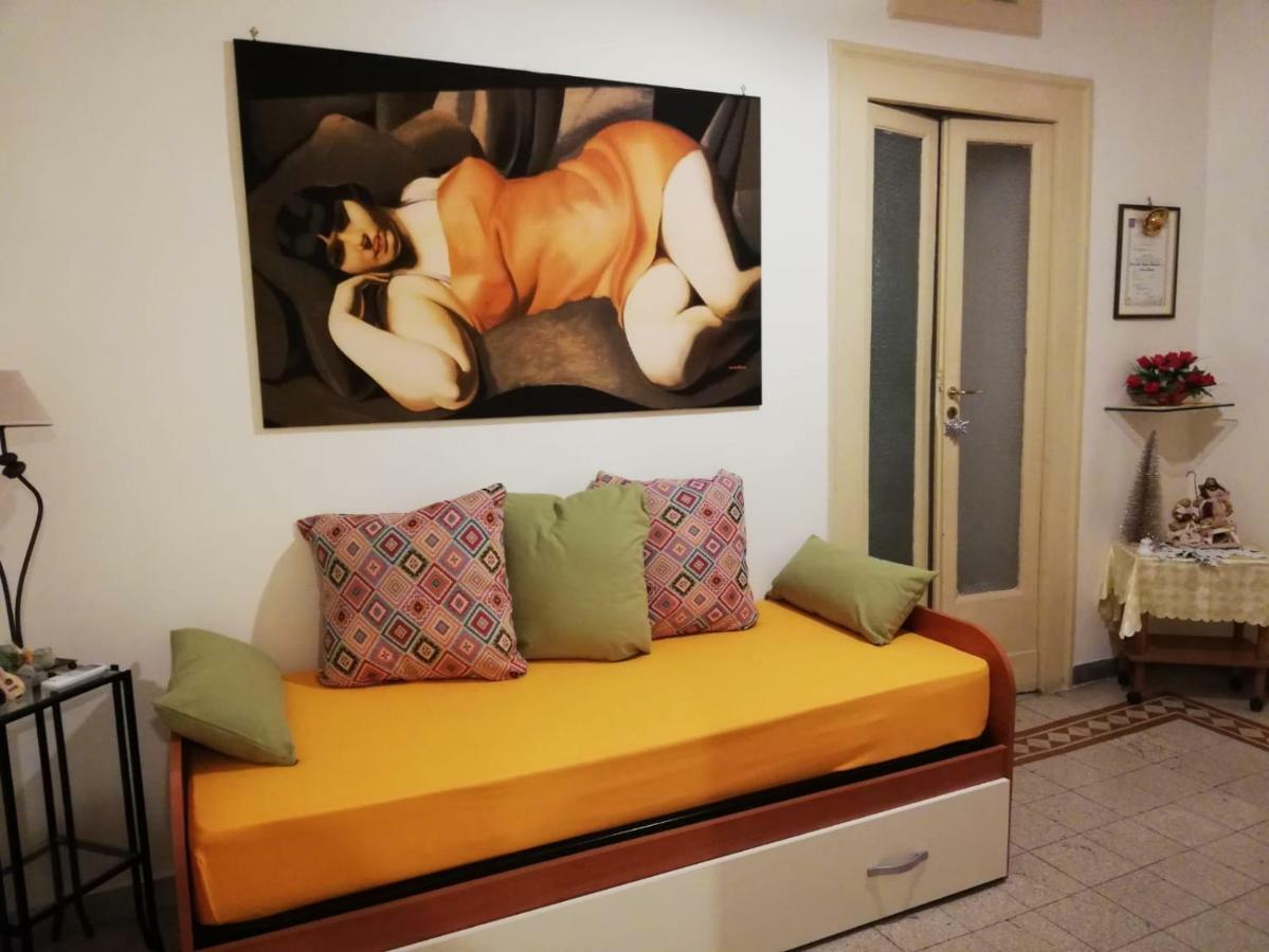 Casa Lillina A Toledo , Near Piazza Del Plebiscito Apartment เนเปิลส์ ภายนอก รูปภาพ