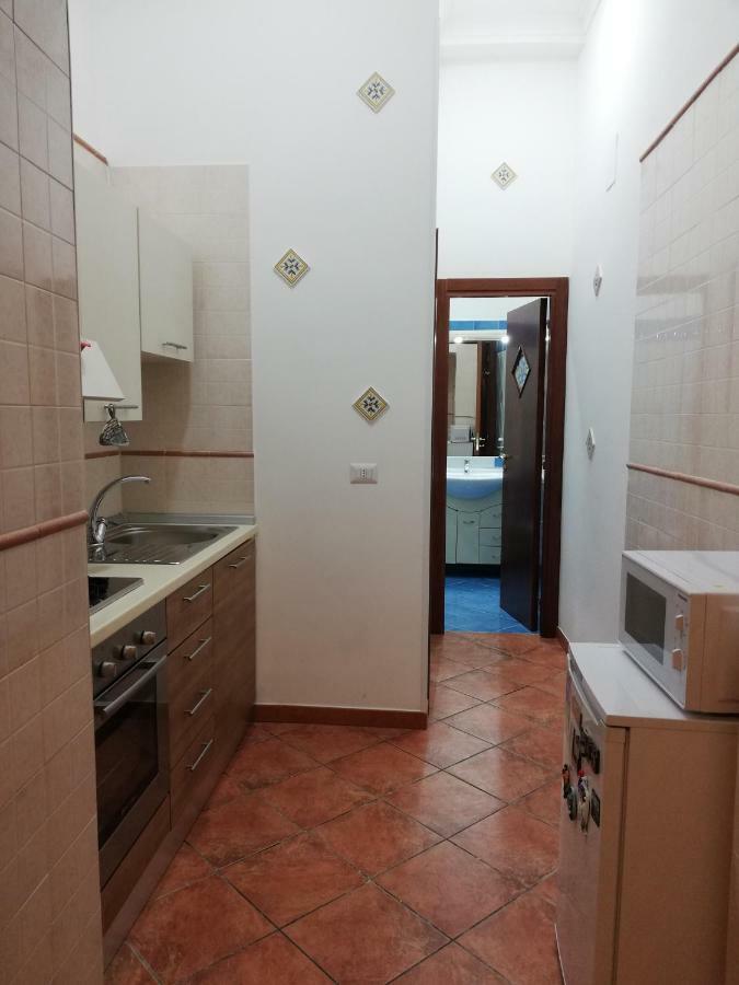 Casa Lillina A Toledo , Near Piazza Del Plebiscito Apartment เนเปิลส์ ภายนอก รูปภาพ